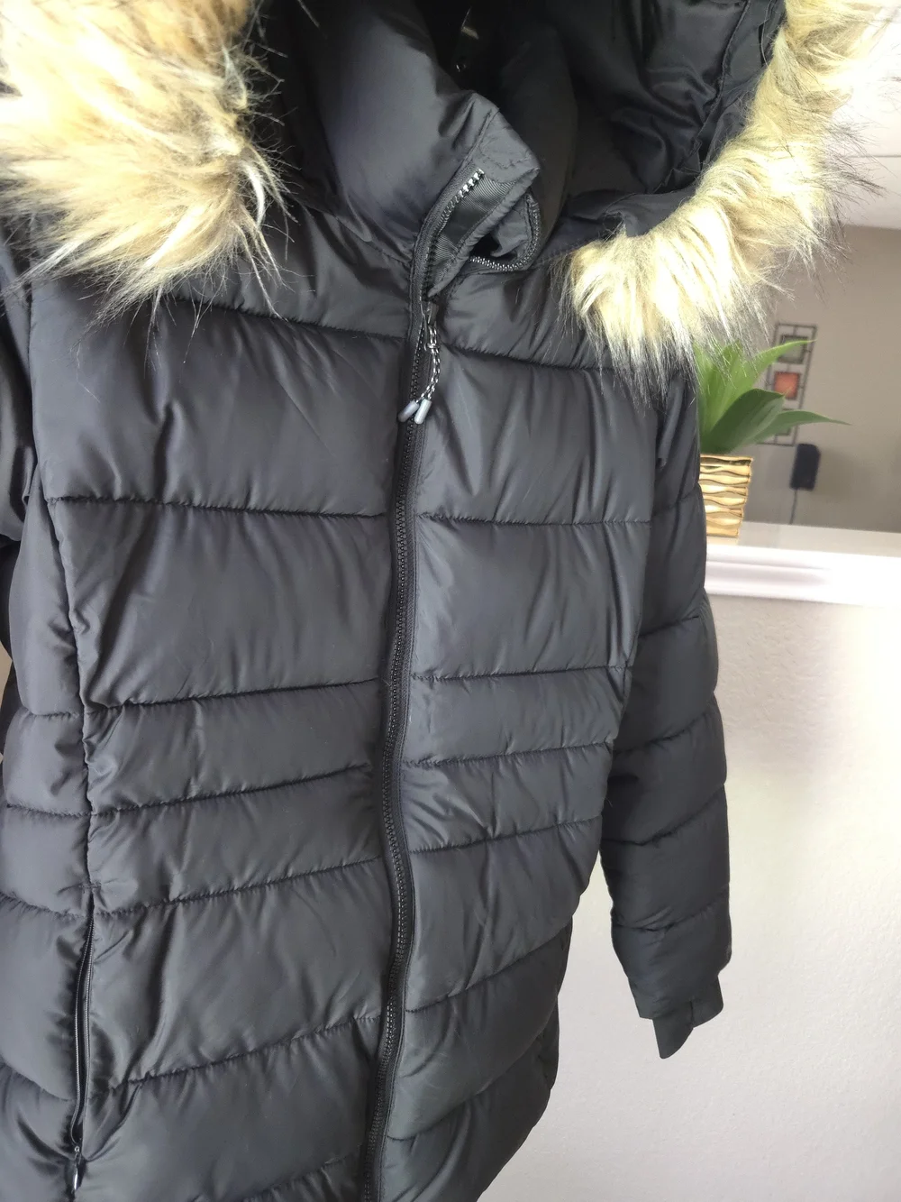 Women Pulse Black Puffer Jacket with Faux Fur Hood. Small